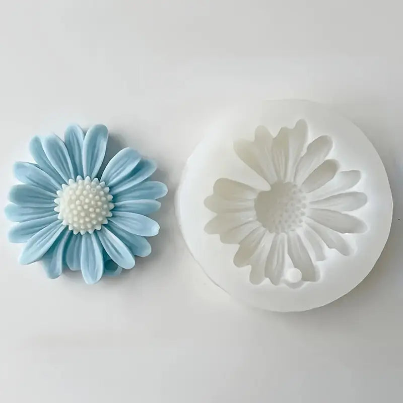 Daisy Candle – Handcrafted & Customizable